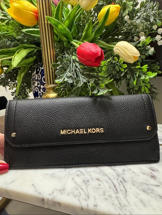 Michael Kors Handbags - MICHAEL KORS Hays Flat Black Pebbled Leather Wallet with Gold Logo NWT